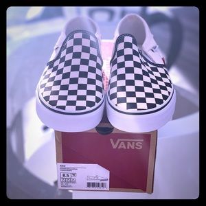 Women’s 8.5 New Never Worn Checkered Vans